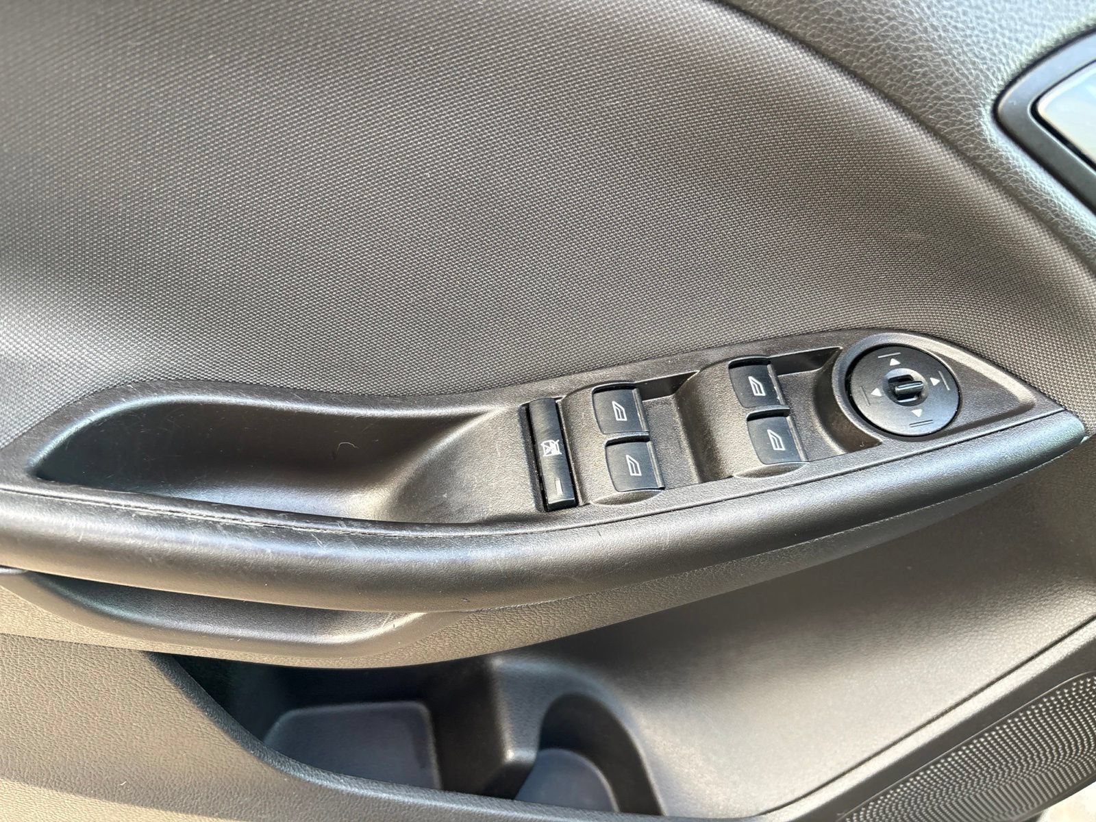Used 2018 Ford Focus SE FWD image 16