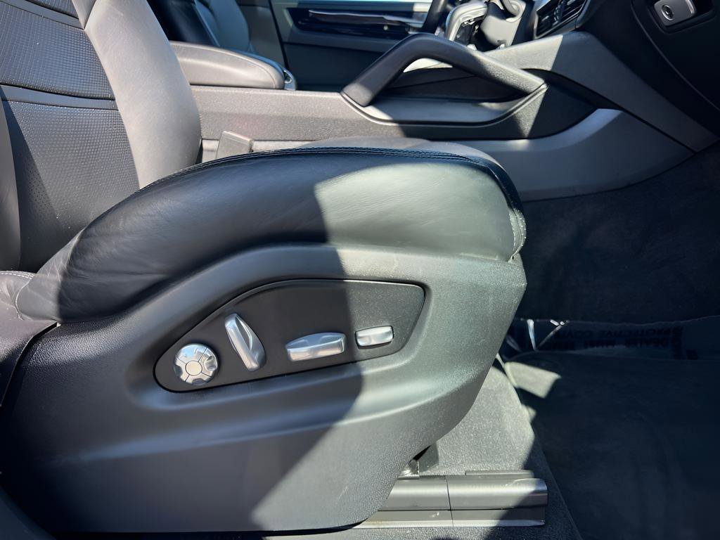 Used 2020 Porsche Cayenne AWD/4WD image 32
