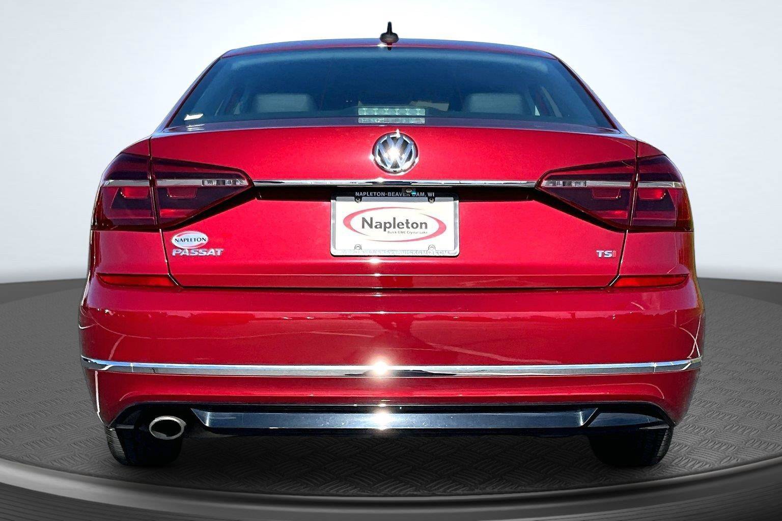 Used 2017 Volkswagen Passat 1.8T R-Line FWD image 4