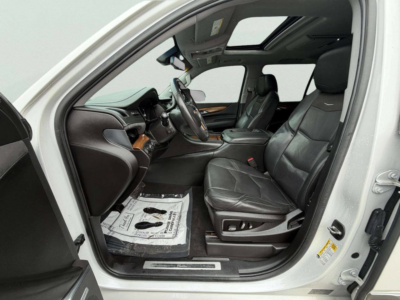 Used 2017 Cadillac Escalade ESV Luxury image 19