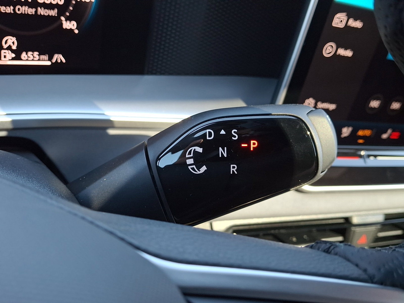 New 2025 Volkswagen Tiguan SE R-Line image 8