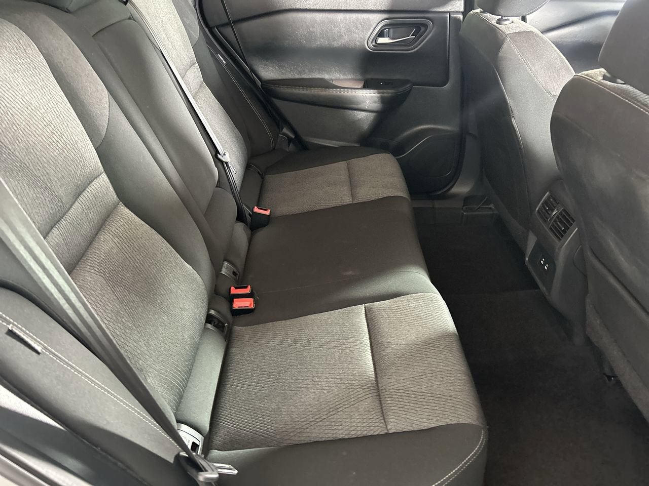 Used 2025 Nissan Rogue SV FWD image 25
