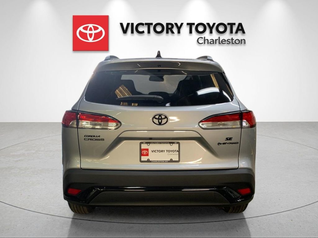 Used 2025 Toyota Corolla Cross AWD Hybrid w/ Moonroof Package image 4