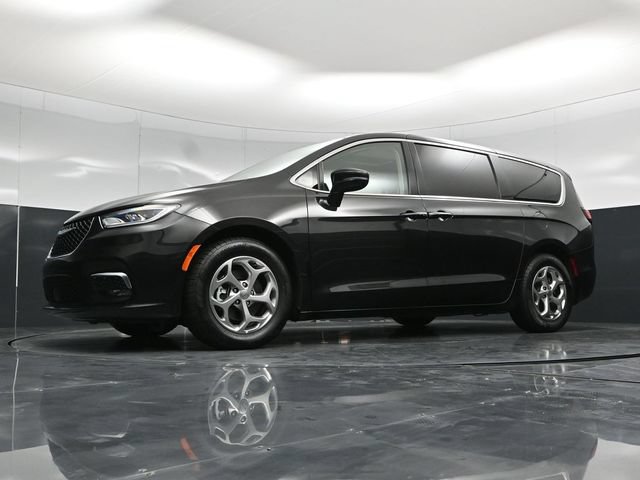 Certified 2024 Chrysler Pacifica Limited FWD image 64