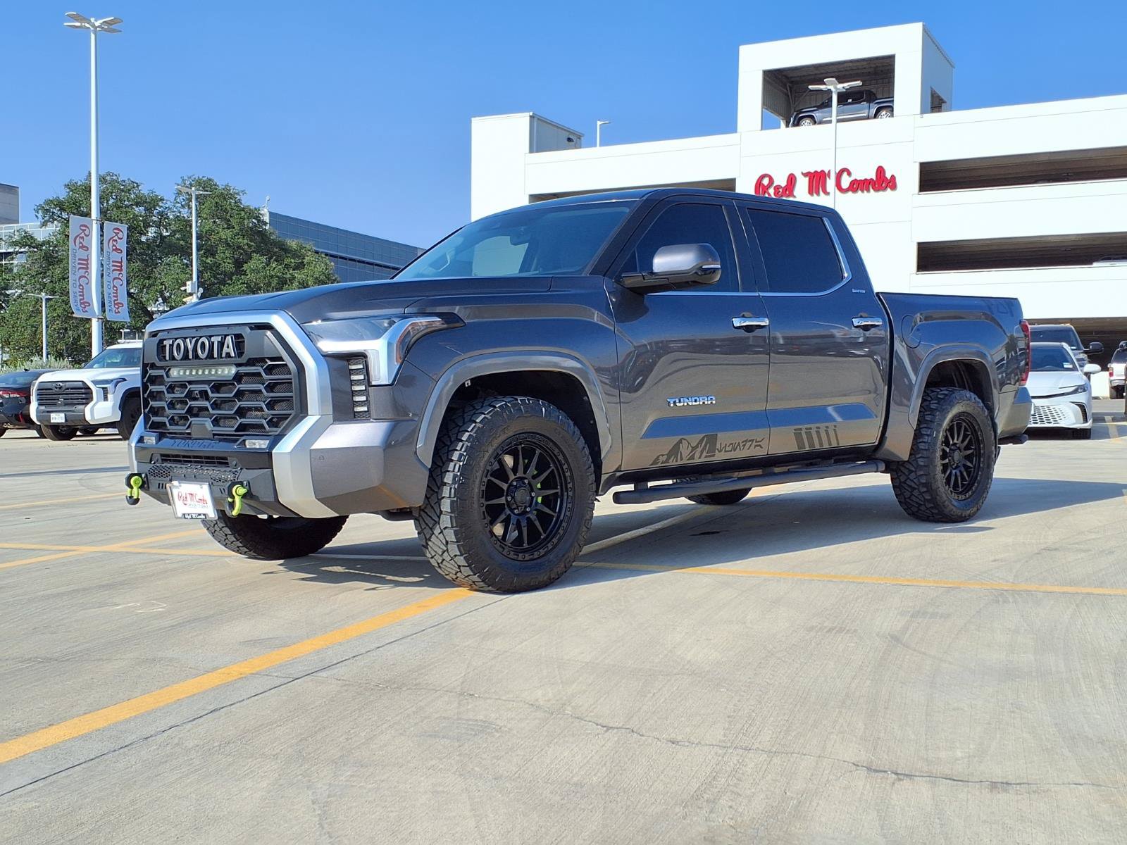 Used 2024 Toyota Tundra Limited w/ Power Package AWD/4WD image 1