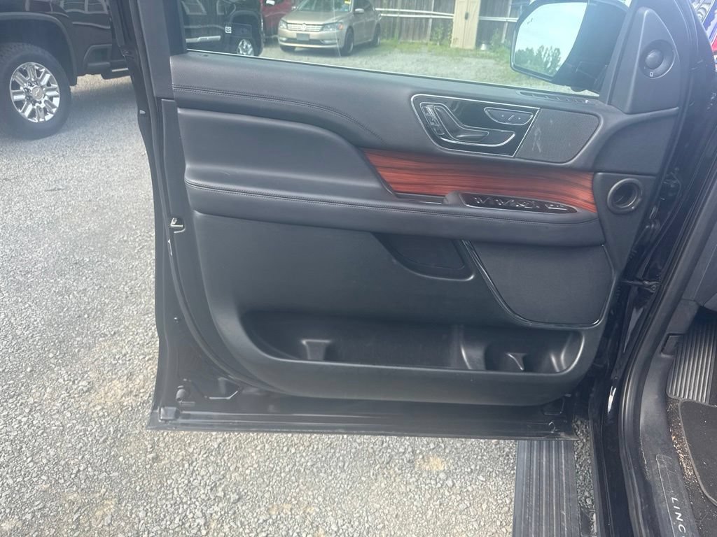 Used 2024 Lincoln Navigator L 4WD image 18