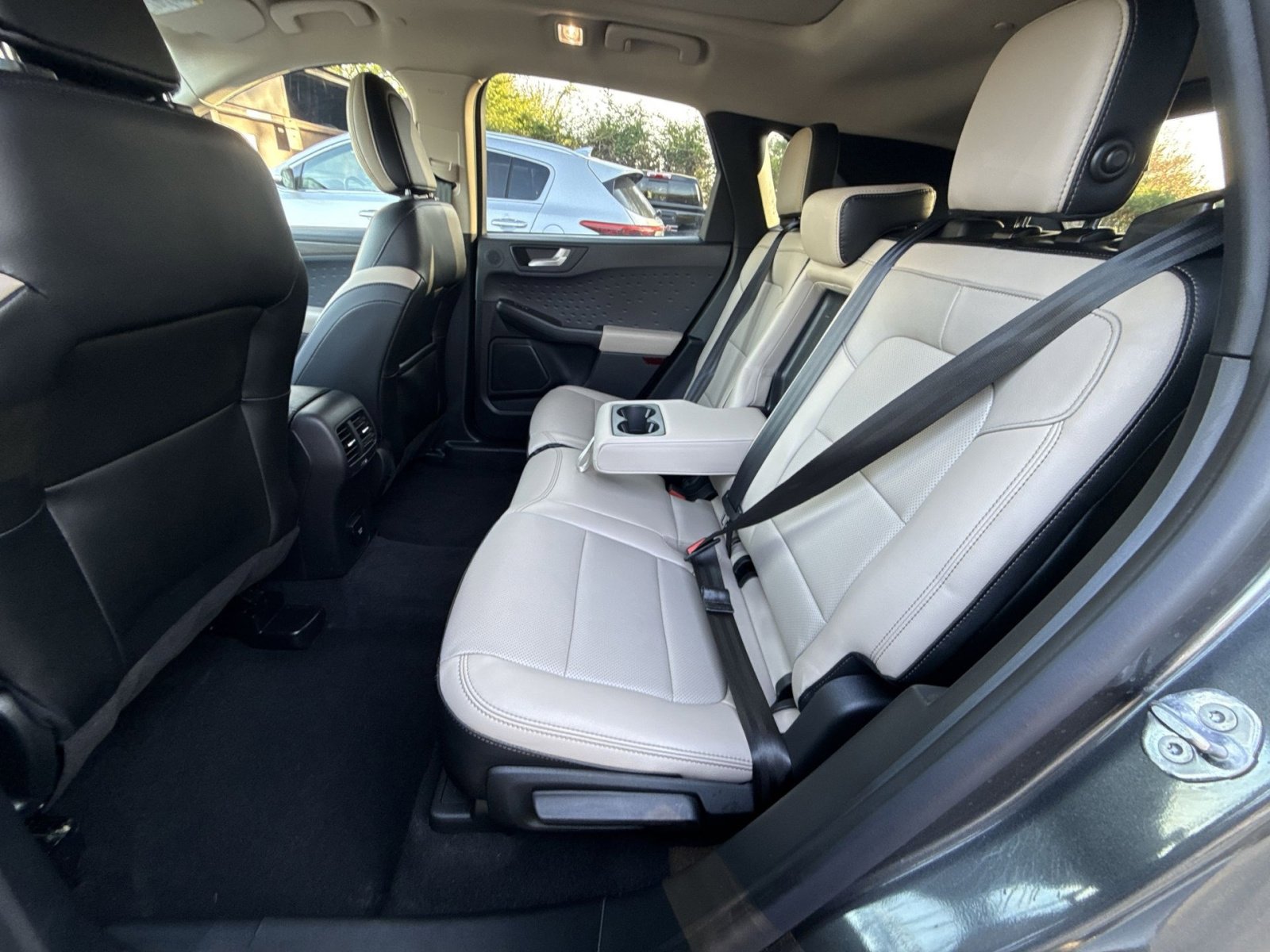 Used 2020 Ford Escape Titanium image 25