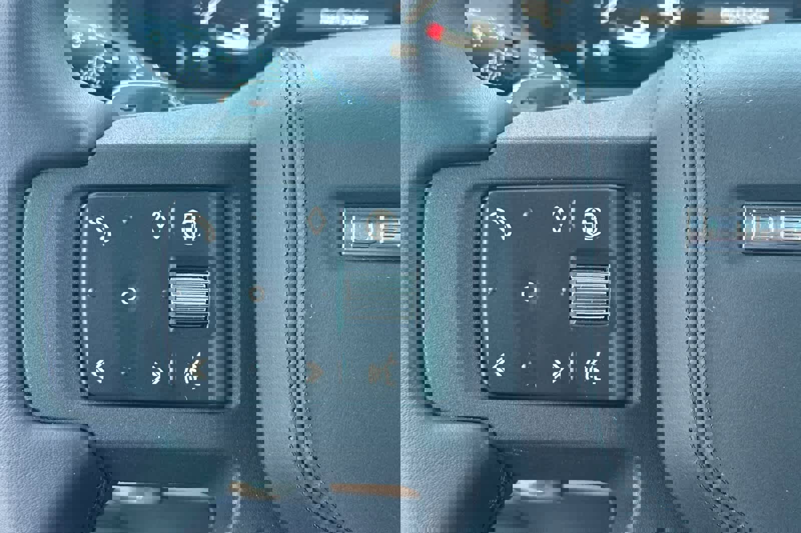 Used 2025 Land Rover Defender 110 V8 image 28