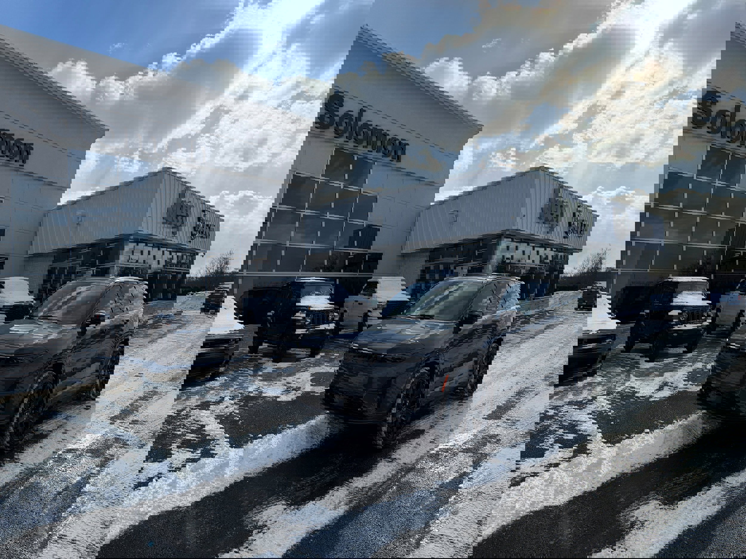 Used 2024 Jeep Wagoneer Launch Edition image 1