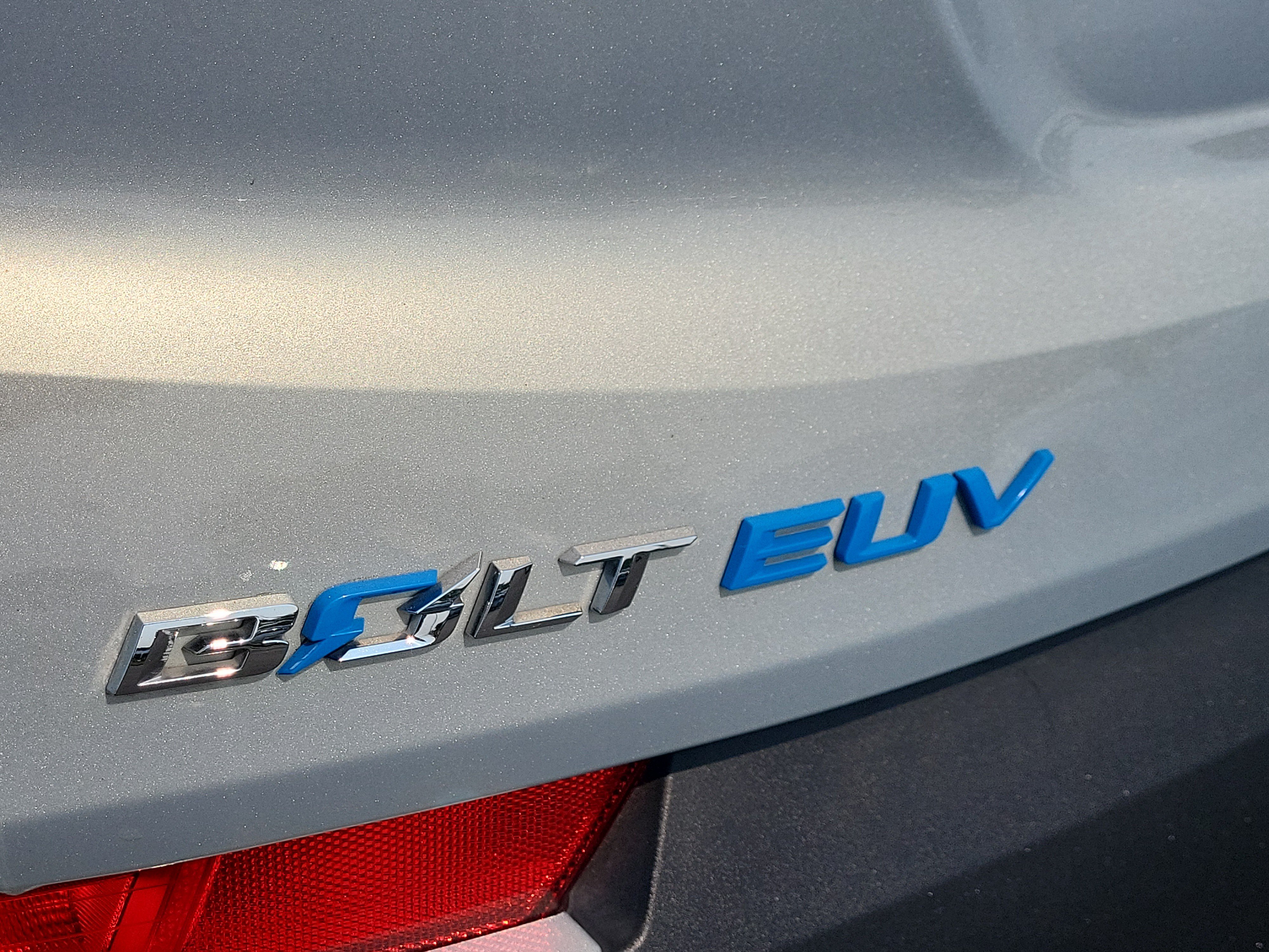 Used 2023 Chevrolet Bolt EUV LT FWD image 17