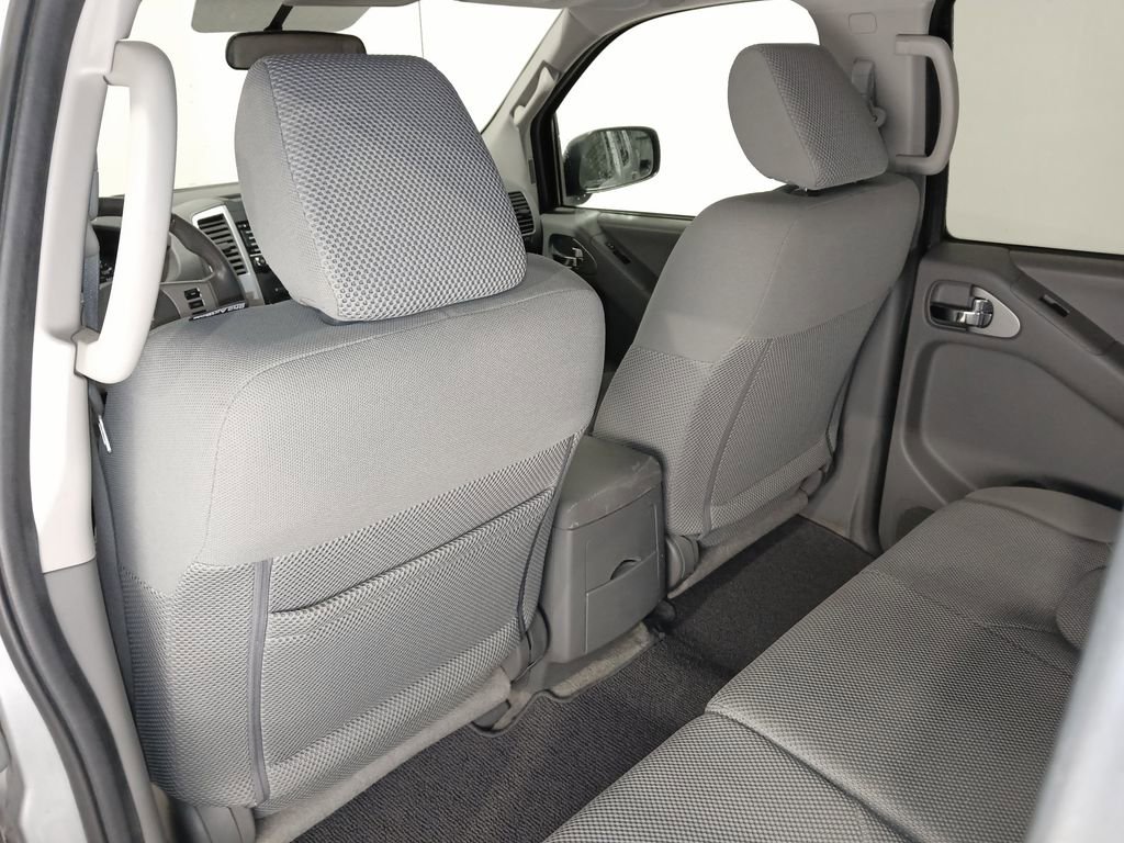 Used 2016 Nissan Frontier SV image 13