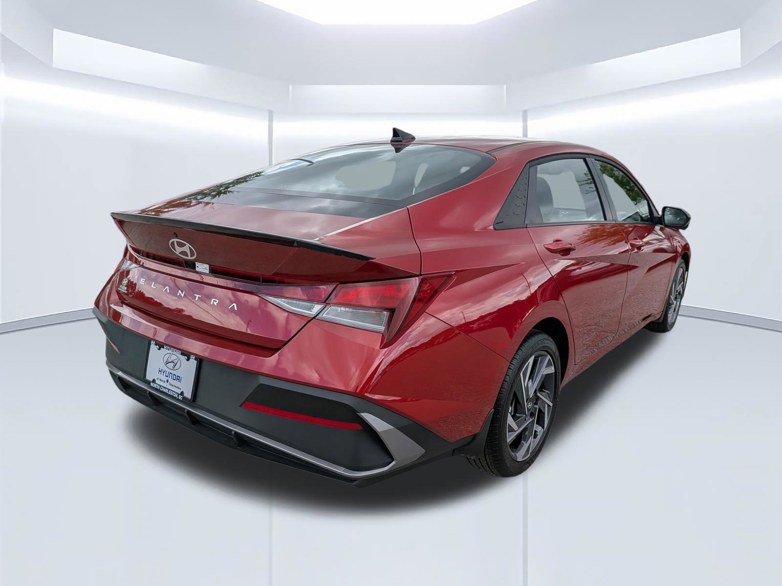 Certified 2025 Hyundai Elantra Sport FWD image 4