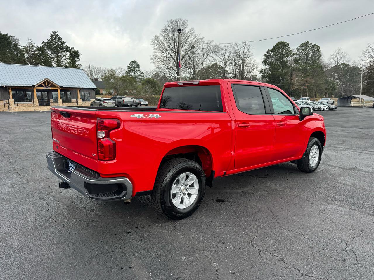 Used 2025 Chevrolet Silverado 1500 LT AWD/4WD image 6