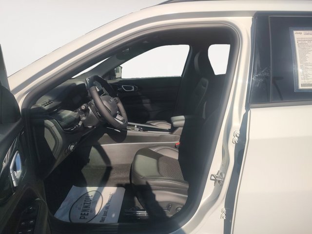 New 2026 Jeep Compass Latitude w/ Sun and Sound Group AWD/4WD image 9