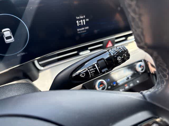 Used 2024 Hyundai Elantra Limited FWD image 16