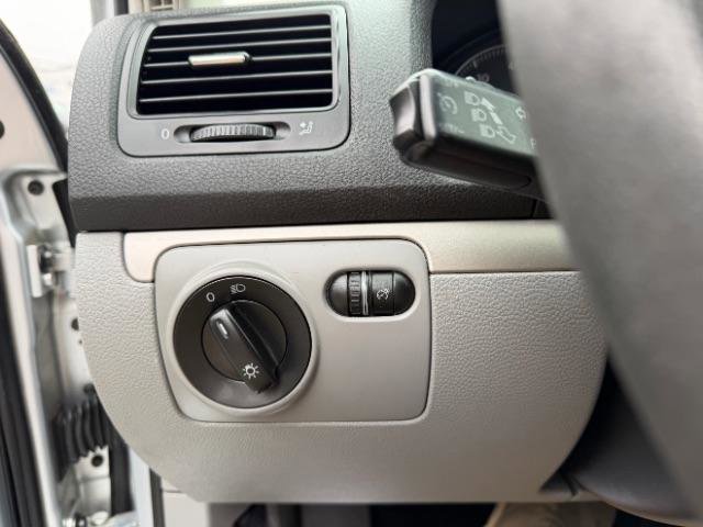 Used 2008 Volkswagen Rabbit S image 18