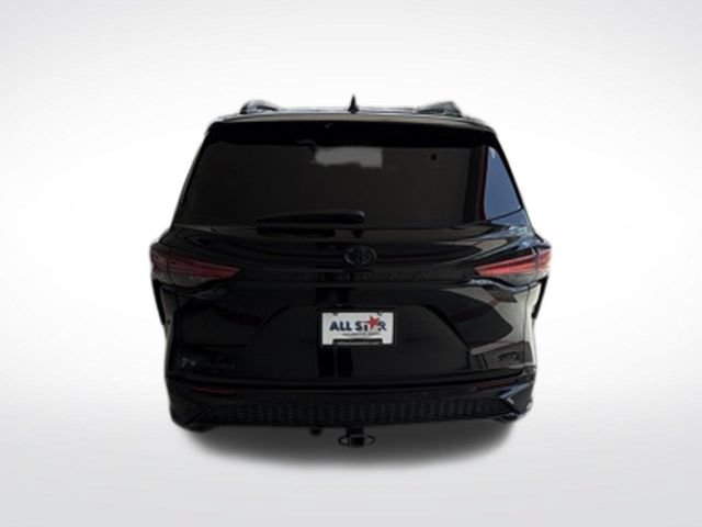 Used 2025 Toyota Sienna XSE w/ XSE Premium Package AWD/4WD image 5