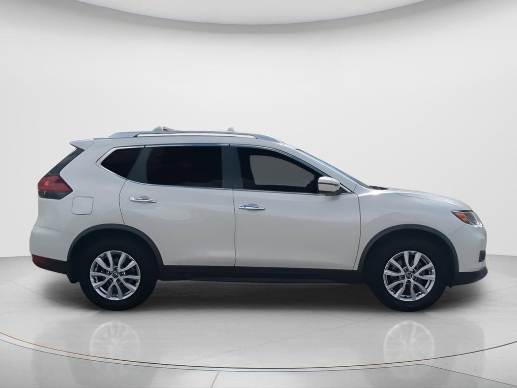 Certified 2020 Nissan Rogue SV image 3