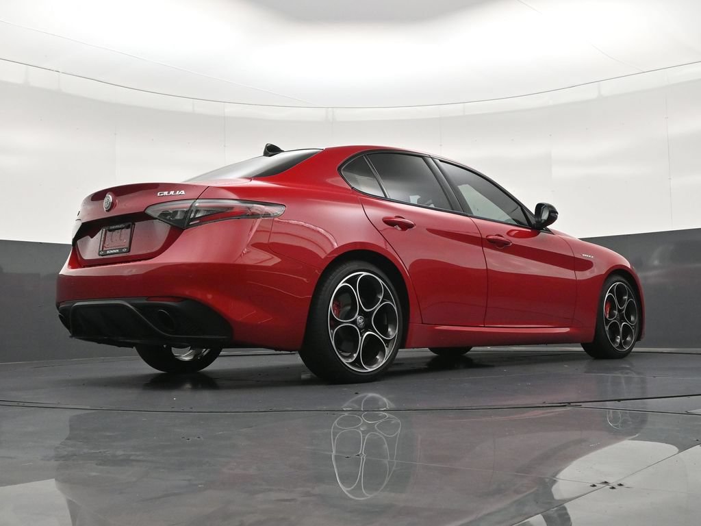 Used 2025 Alfa Romeo Giulia w/ Veloce Package Rwd image 28