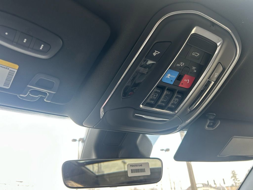 New 2026 Jeep Grand Cherokee Limited w/ Limited Altitude Package AWD/4WD image 25