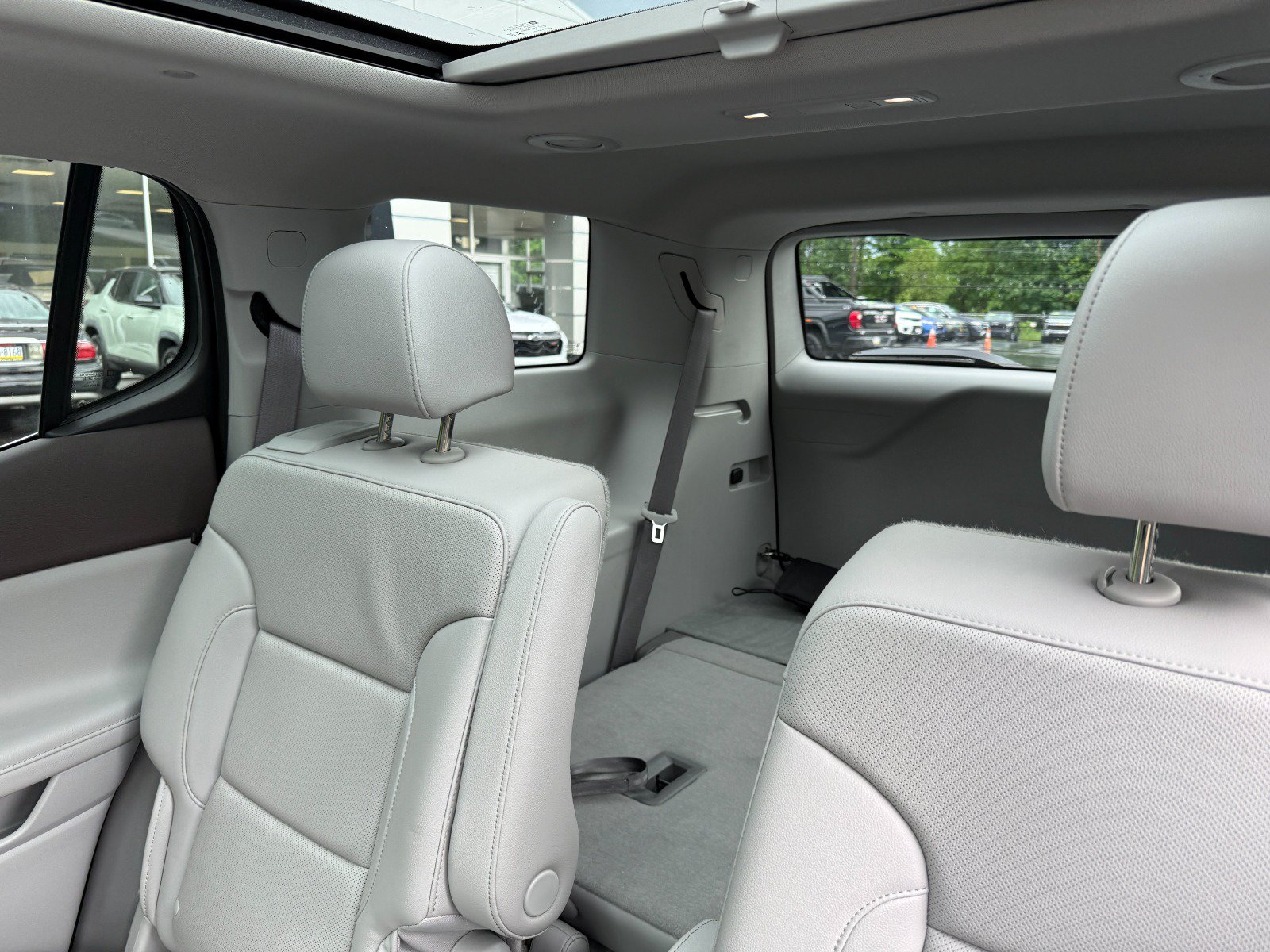 Used 2023 GMC Acadia SLT w/ Preferred Package AWD/4WD image 18
