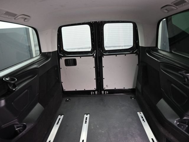Used 2020 Mercedes-Benz Metris Passenger image 17