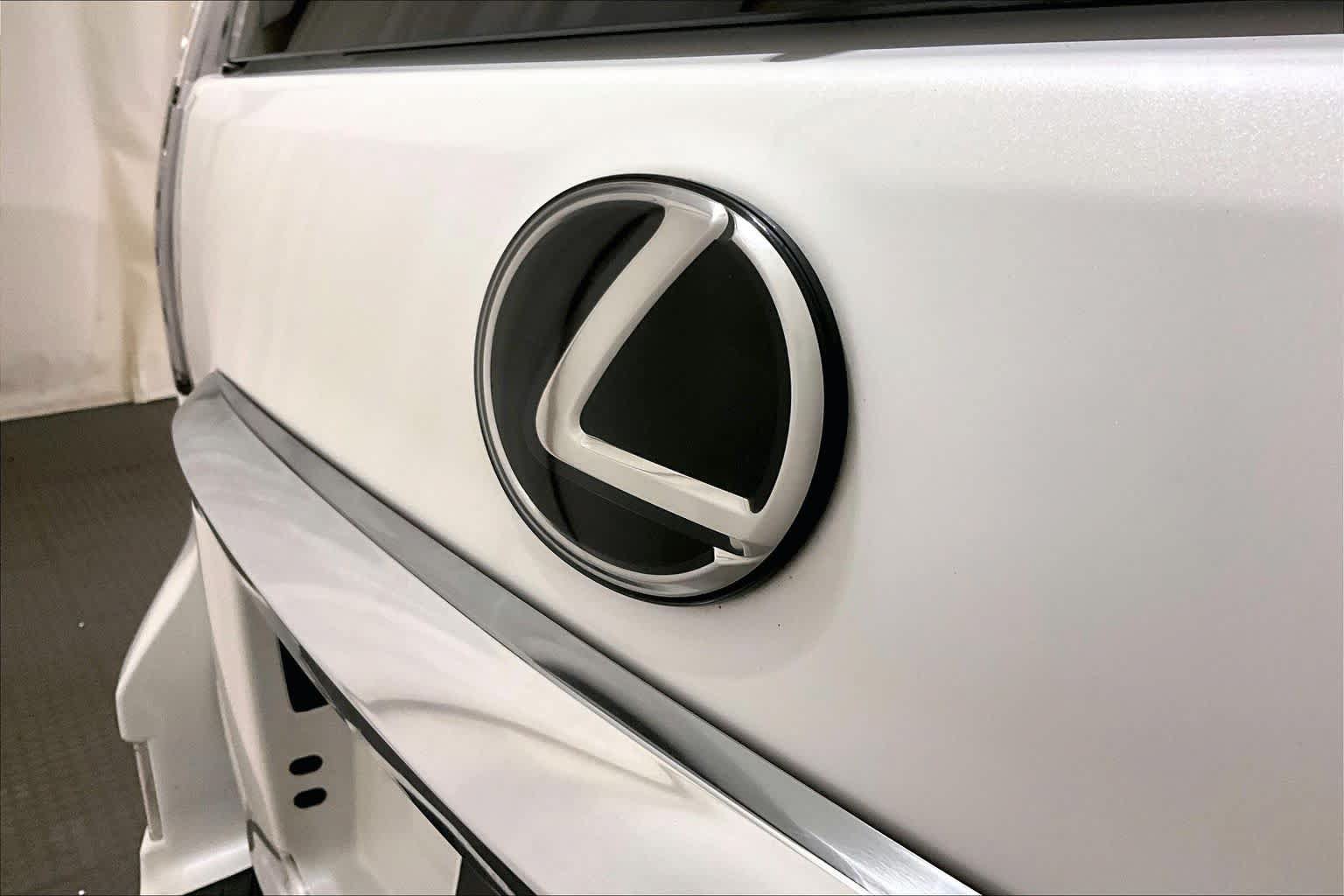 Used 2020 Lexus GX 460 Premium w/ Premium Package AWD/4WD image 32