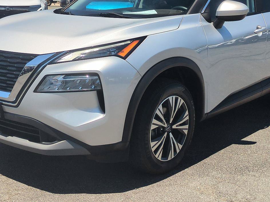 Used 2023 Nissan Rogue SV FWD image 9