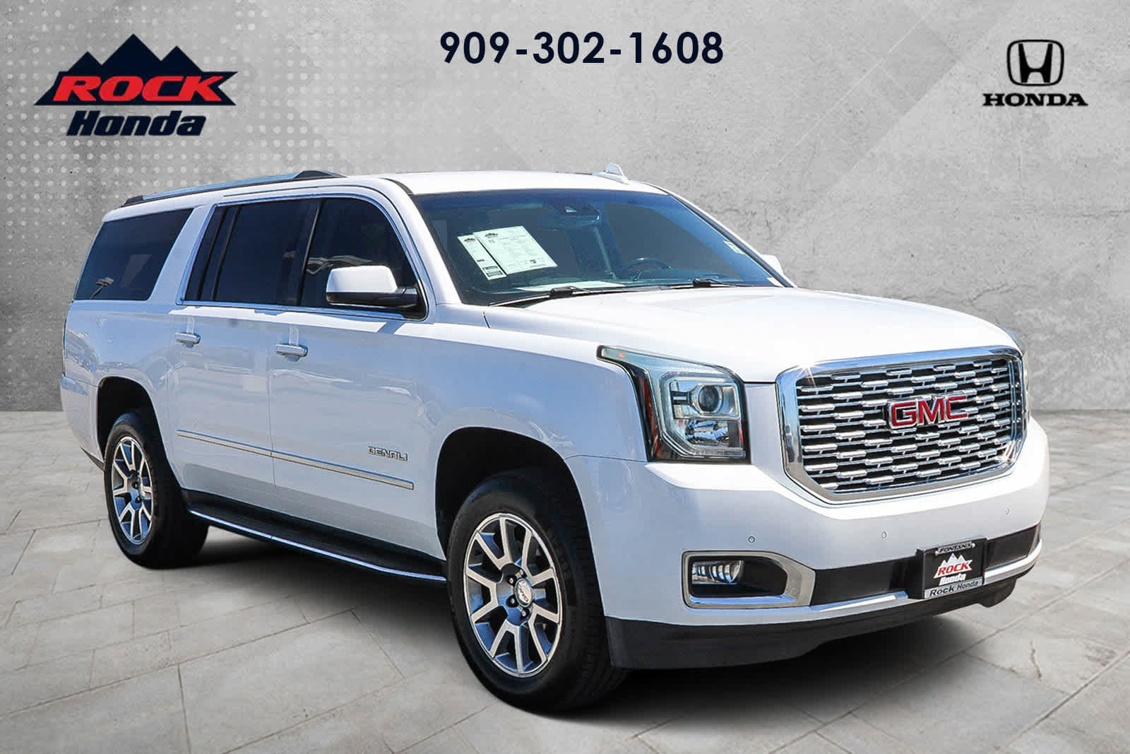 Used 2018 GMC Yukon XL Denali RWD image 3