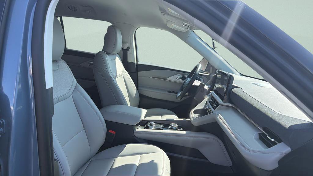 New 2026 Ford Explorer Active w/ Active Comfort Package AWD/4WD image 34