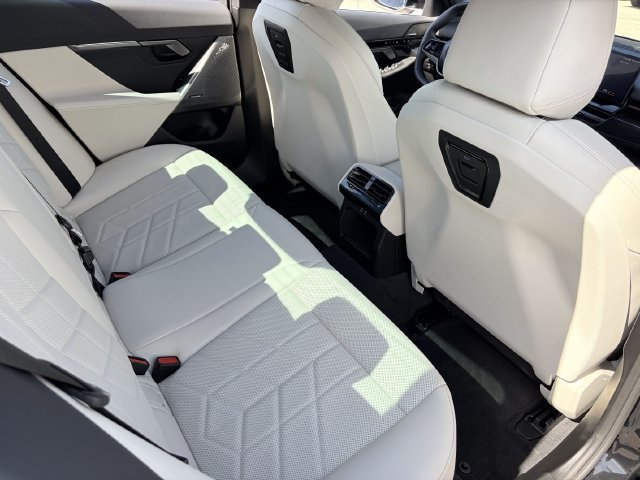 Certified 2025 BMW 530i RWD image 16