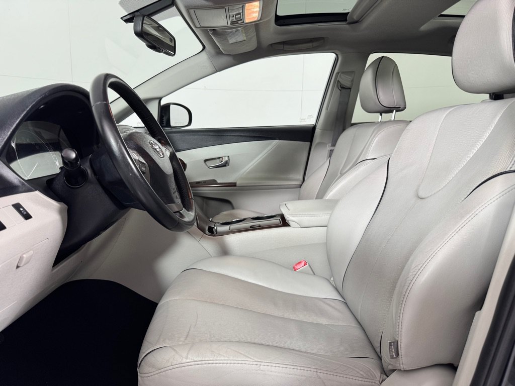 Used 2010 Toyota Venza AWD image 12