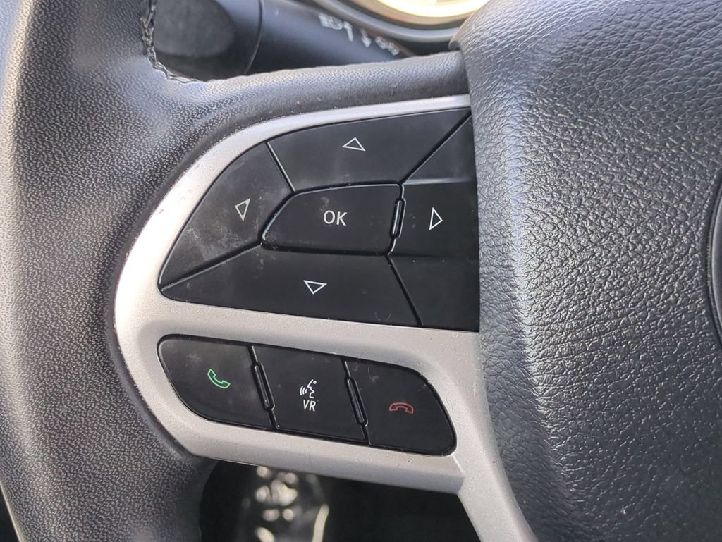 Used 2022 Jeep Cherokee Latitude AWD/4WD image 27