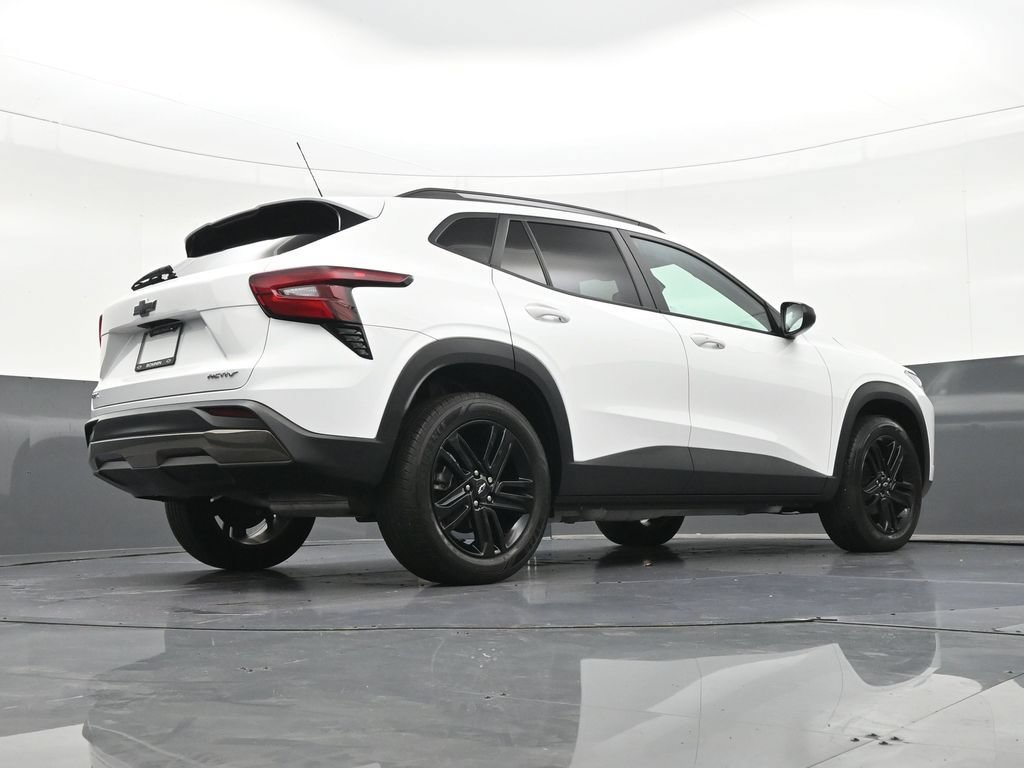 Used 2025 Chevrolet Trax ACTIV FWD image 27