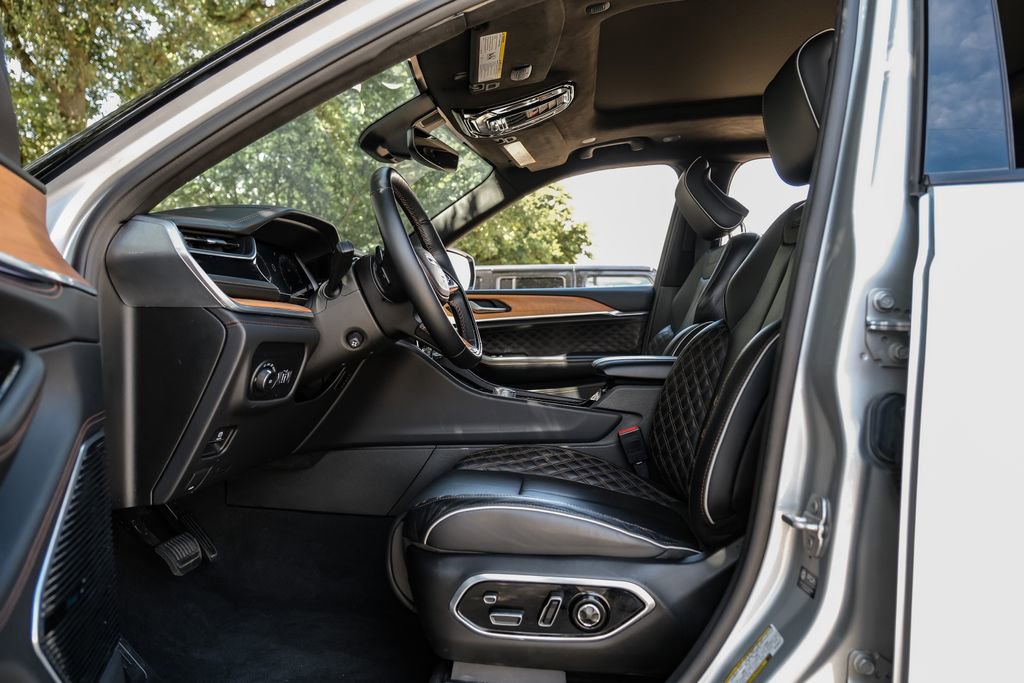 Used 2023 Jeep Grand Cherokee L Summit image 45