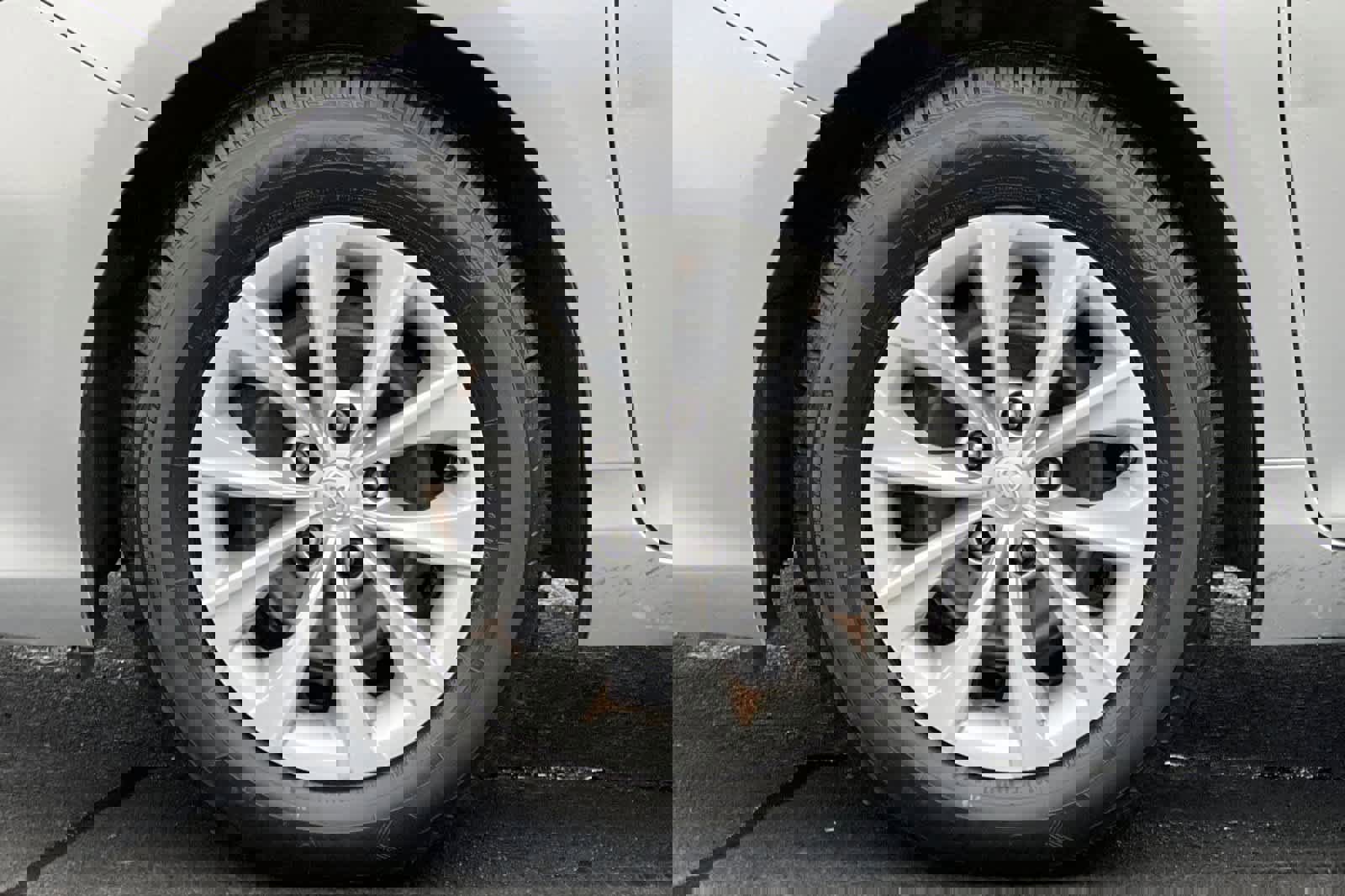 Used 2016 Toyota Camry LE image 28