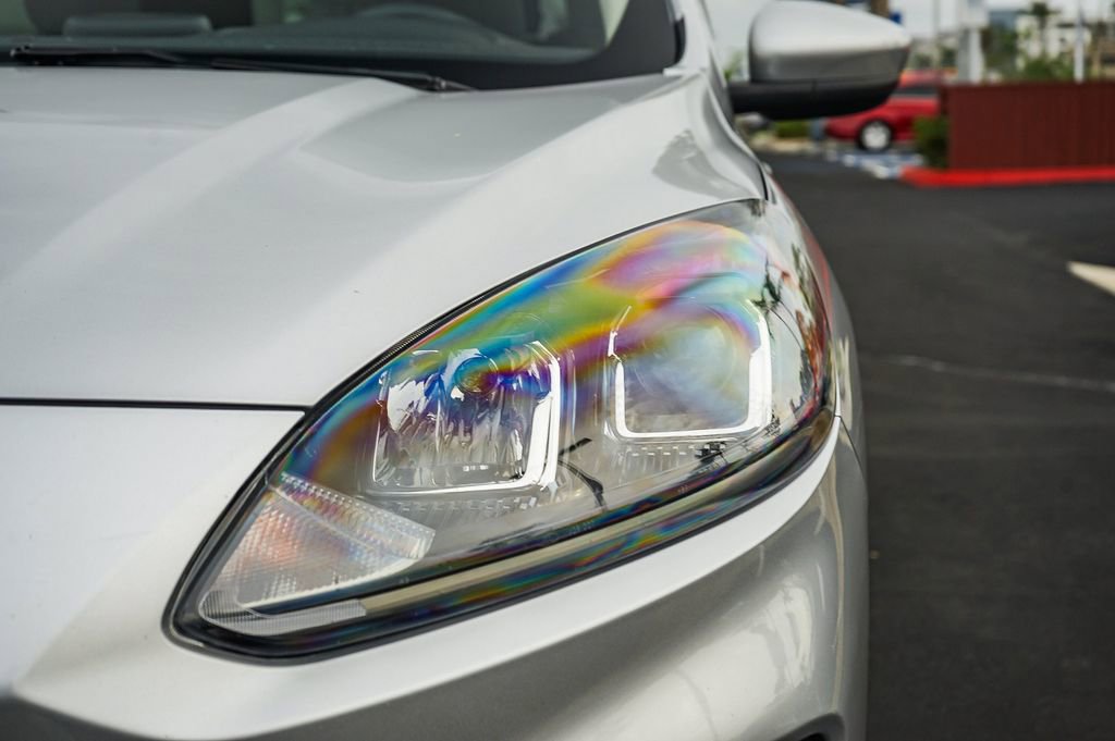 Used 2020 Ford Escape SE image 10