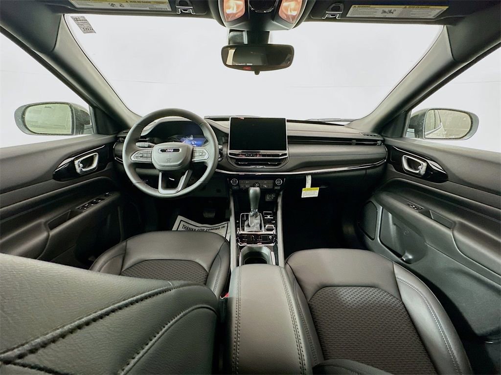 New 2026 Jeep Compass Latitude image 18