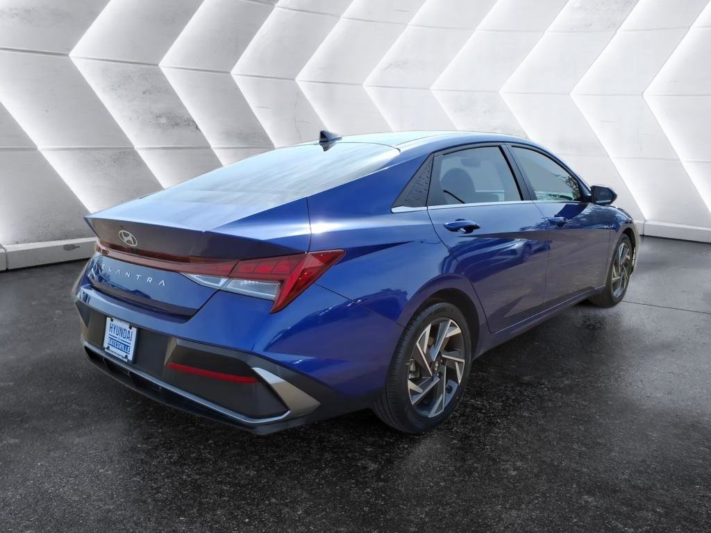 Used 2024 Hyundai Elantra SEL w/ Convenience Package image 5