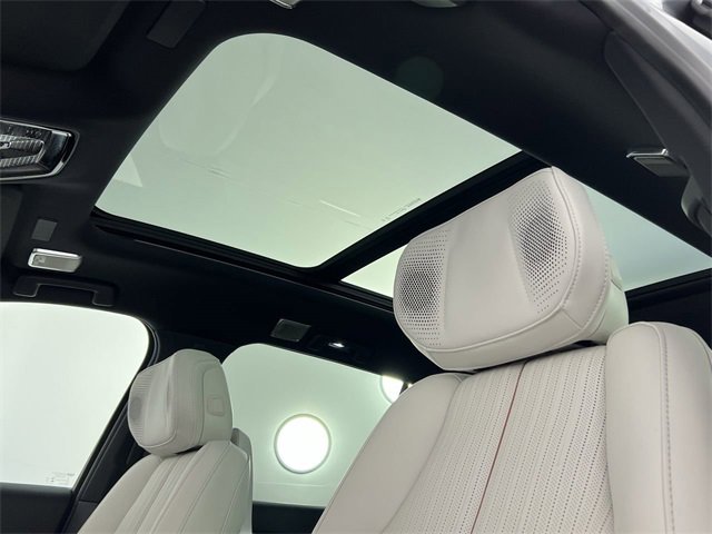 Used 2026 Cadillac Vistiq Sport image 19