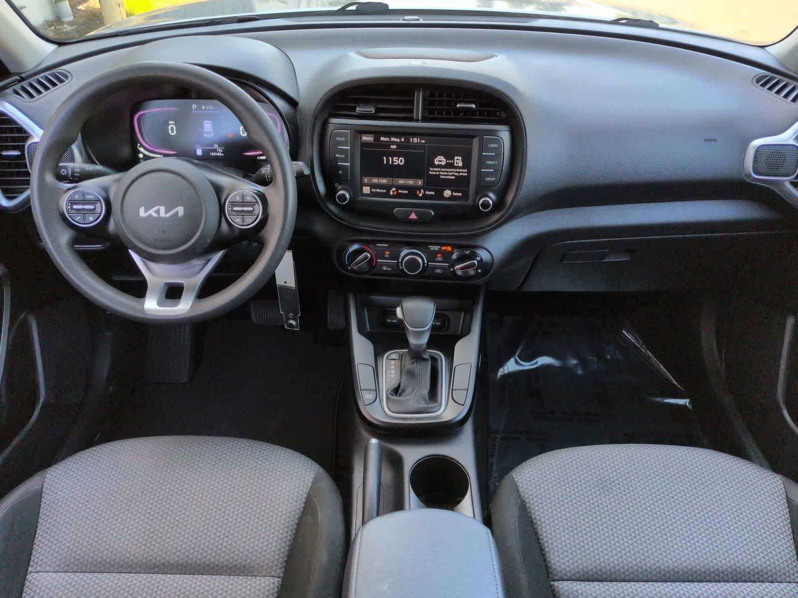 Used 2023 Kia Soul LX w/ LX Technology Package FWD image 14