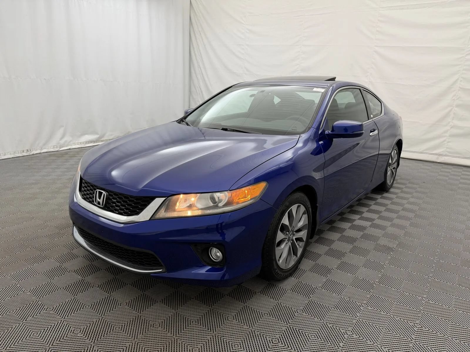 Used 2015 Honda Accord EX image 2