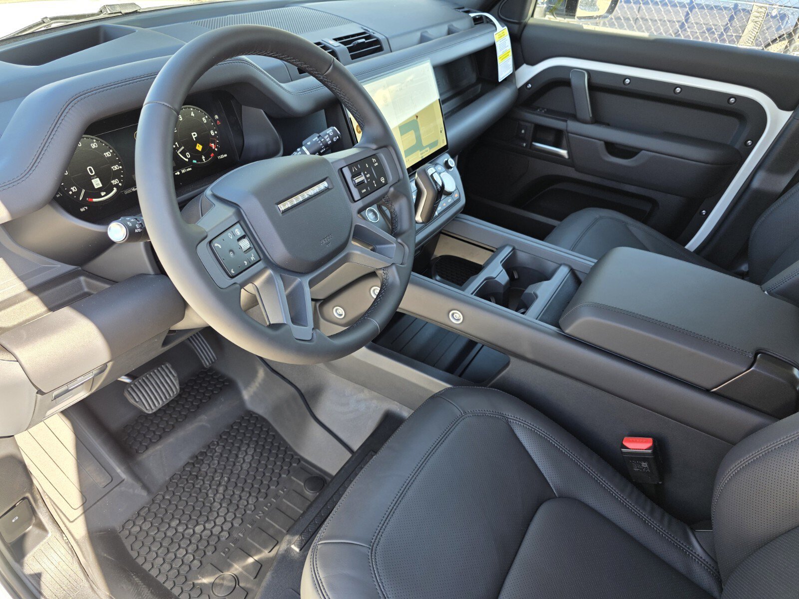 Used 2026 Land Rover Defender 110 X-Dynamic SE AWD/4WD image 11
