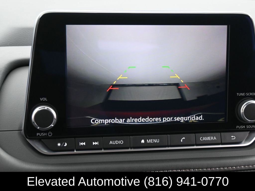 Used 2025 Nissan Rogue S image 19