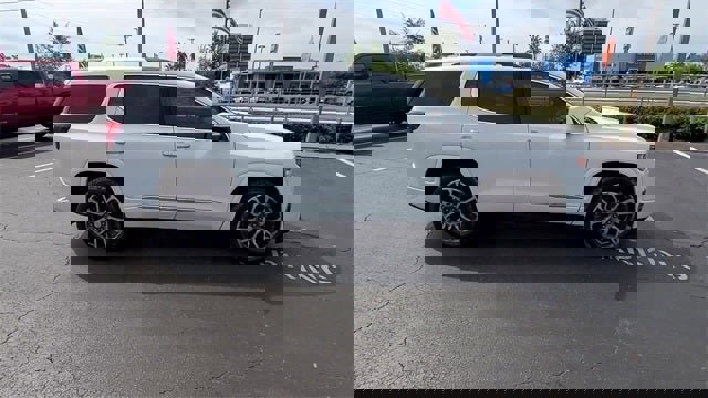 Used 2021 GMC Acadia Denali w/ Denali Technology Package image 45