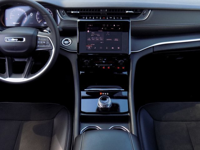 New 2024 Jeep Grand Cherokee L Altitude AWD/4WD image 12