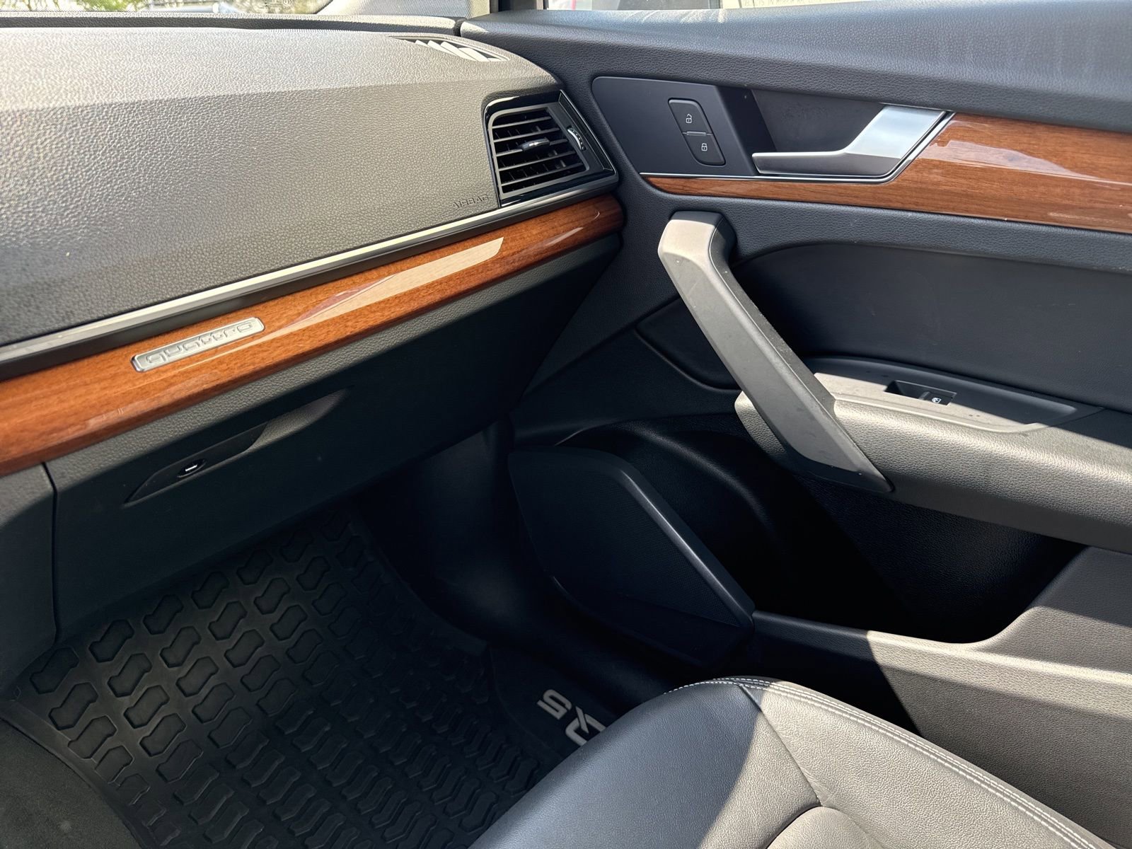 Used 2023 Audi Q5 2.0T Premium image 27