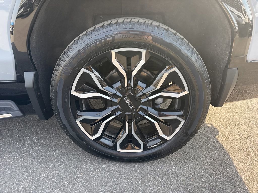 Used 2024 GMC Sierra EV Denali image 37