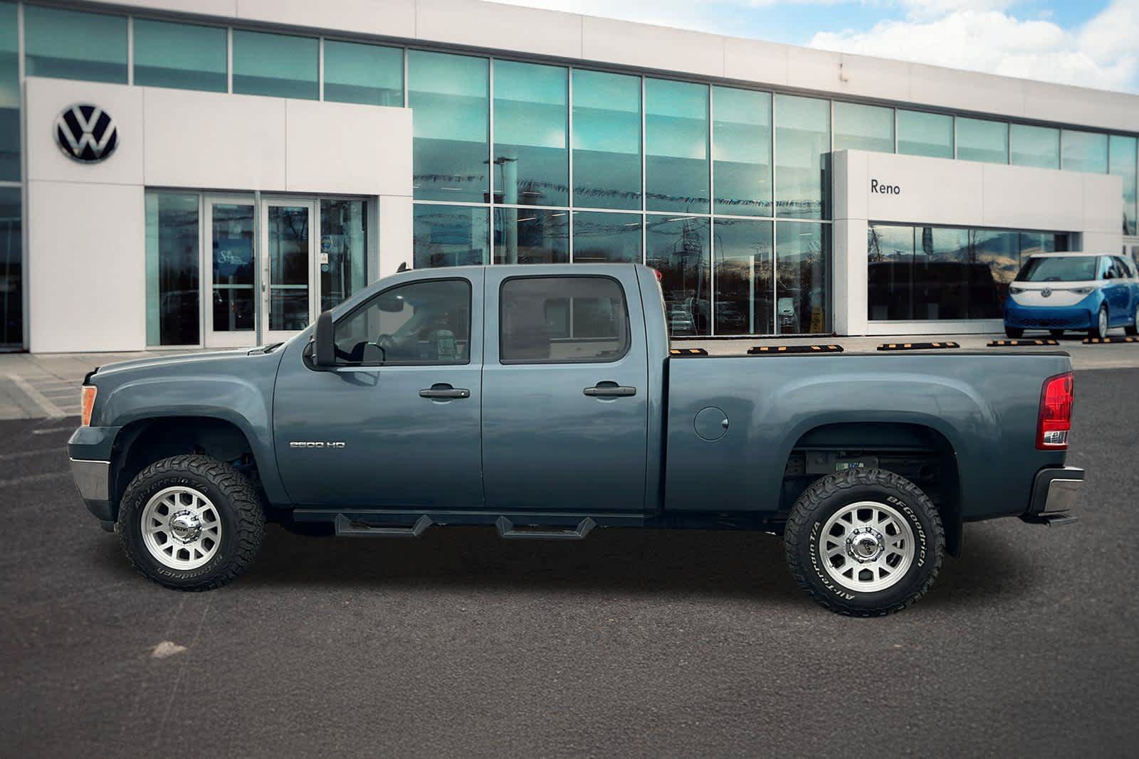 Used 2014 GMC Sierra 2500 SLE w/ SLE Preferred Package AWD/4WD image 8