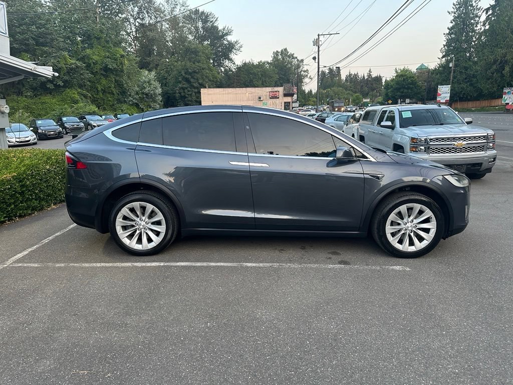 Used 2017 Tesla Model X 75D AWD/4WD image 4